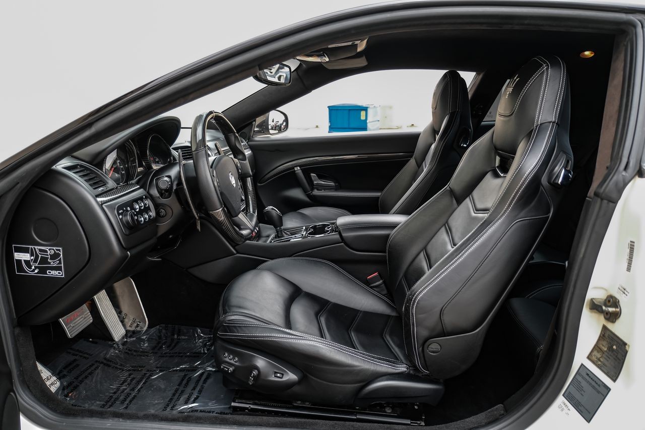 Maserati GranTurismo Vehicle Main Gallery Image 04
