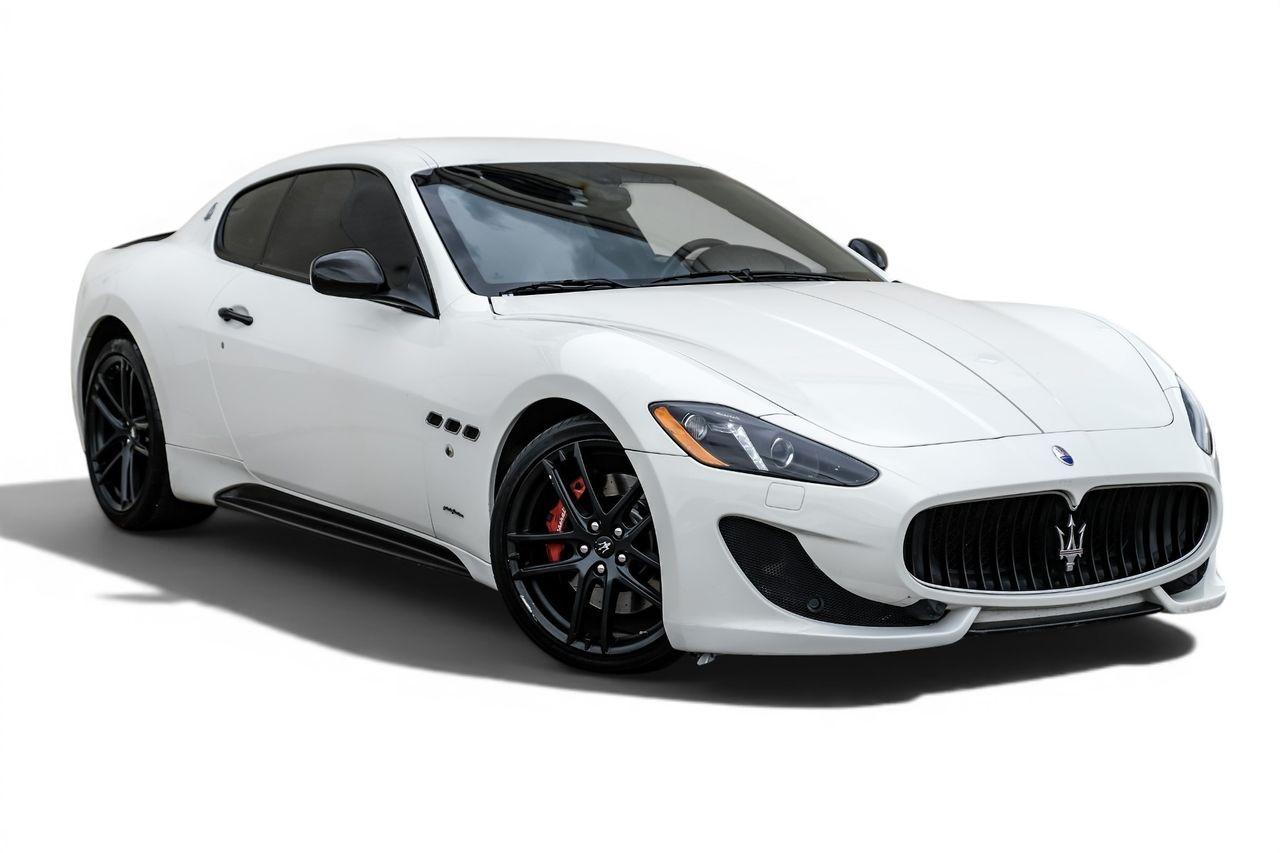 Maserati GranTurismo Vehicle Main Gallery Image 06