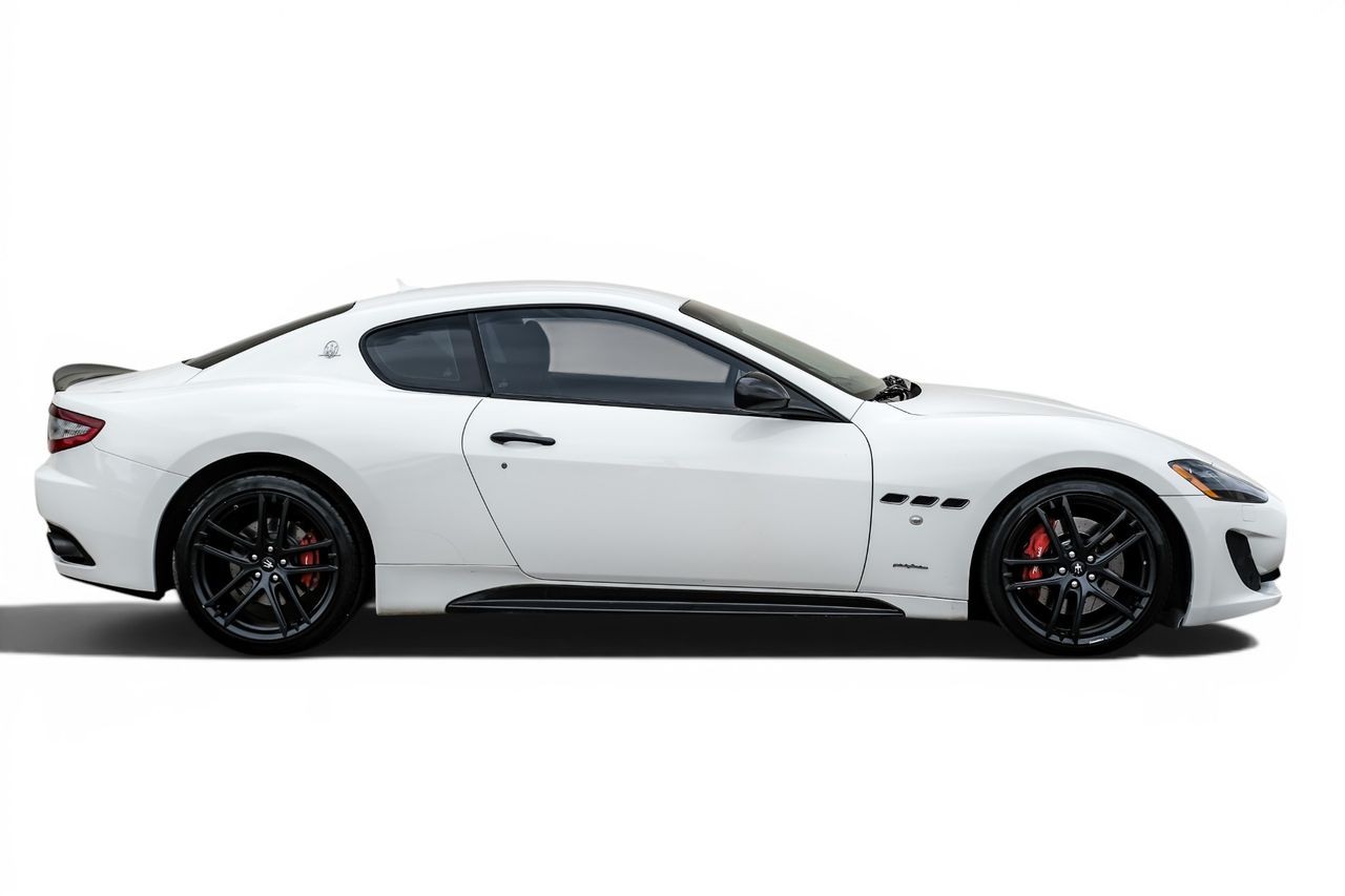 Maserati GranTurismo Vehicle Main Gallery Image 07