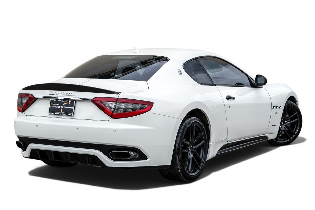 Maserati GranTurismo Vehicle Main Gallery Image 08