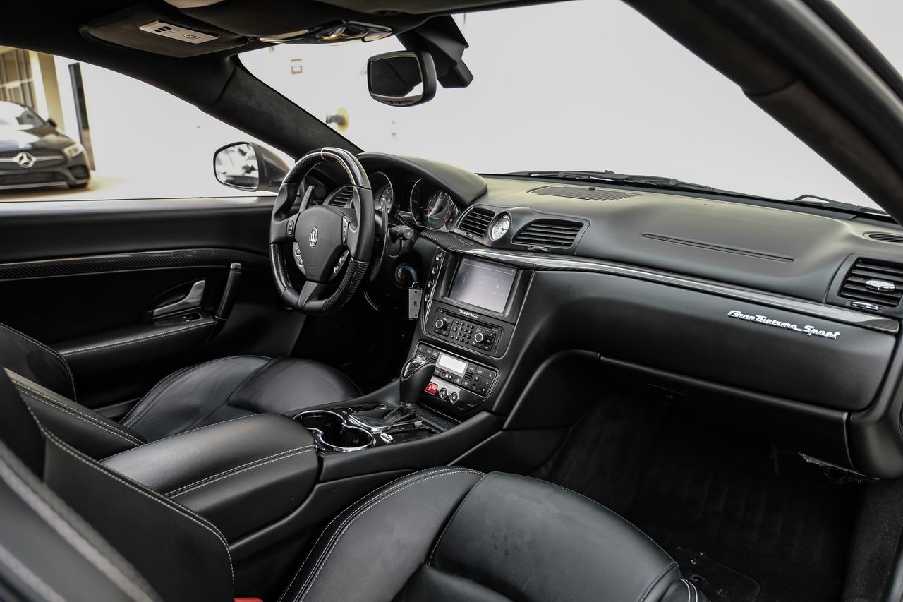 Maserati GranTurismo Vehicle Main Gallery Image 12