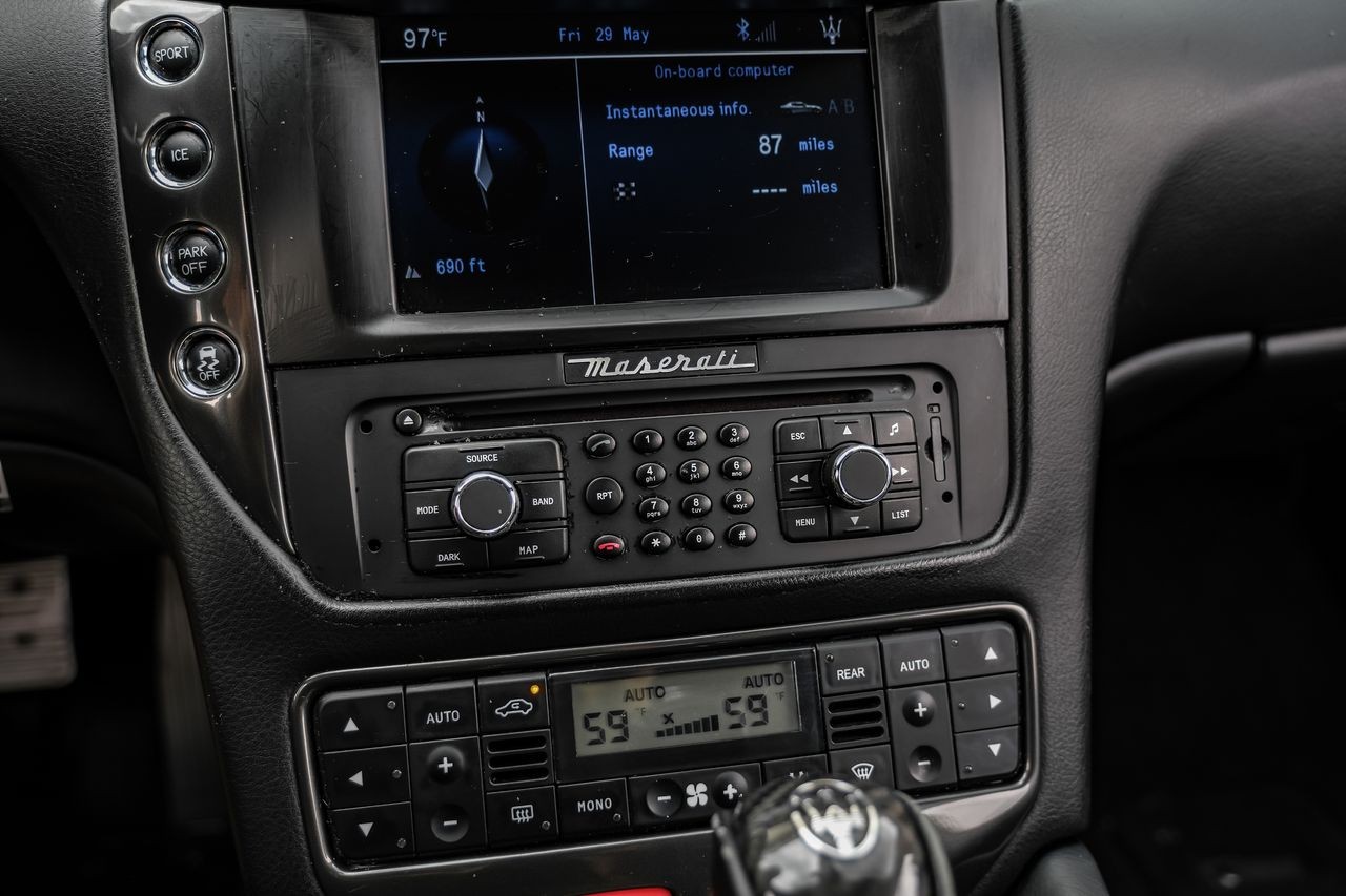Maserati GranTurismo Vehicle Main Gallery Image 23