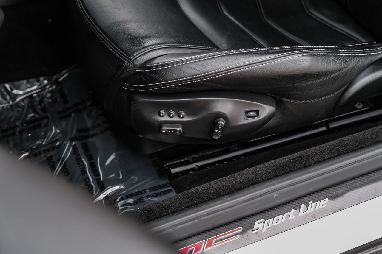 Maserati GranTurismo Vehicle Main Gallery Image 33