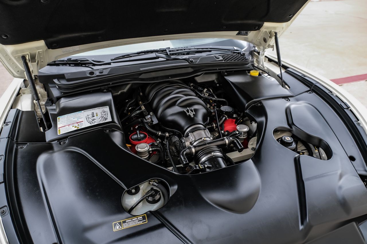 Maserati GranTurismo Vehicle Main Gallery Image 47