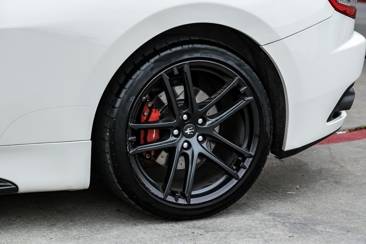Maserati GranTurismo Vehicle Main Gallery Image 54