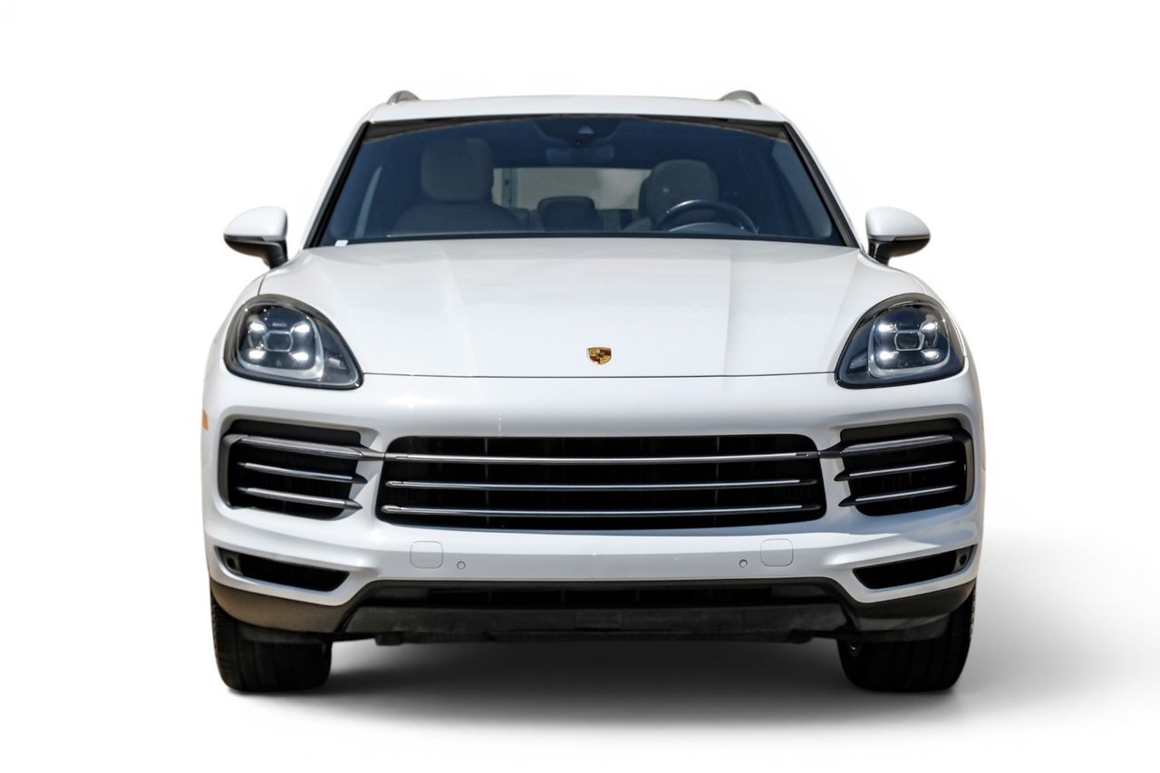 Porsche Cayenne Vehicle Main Gallery Image 06