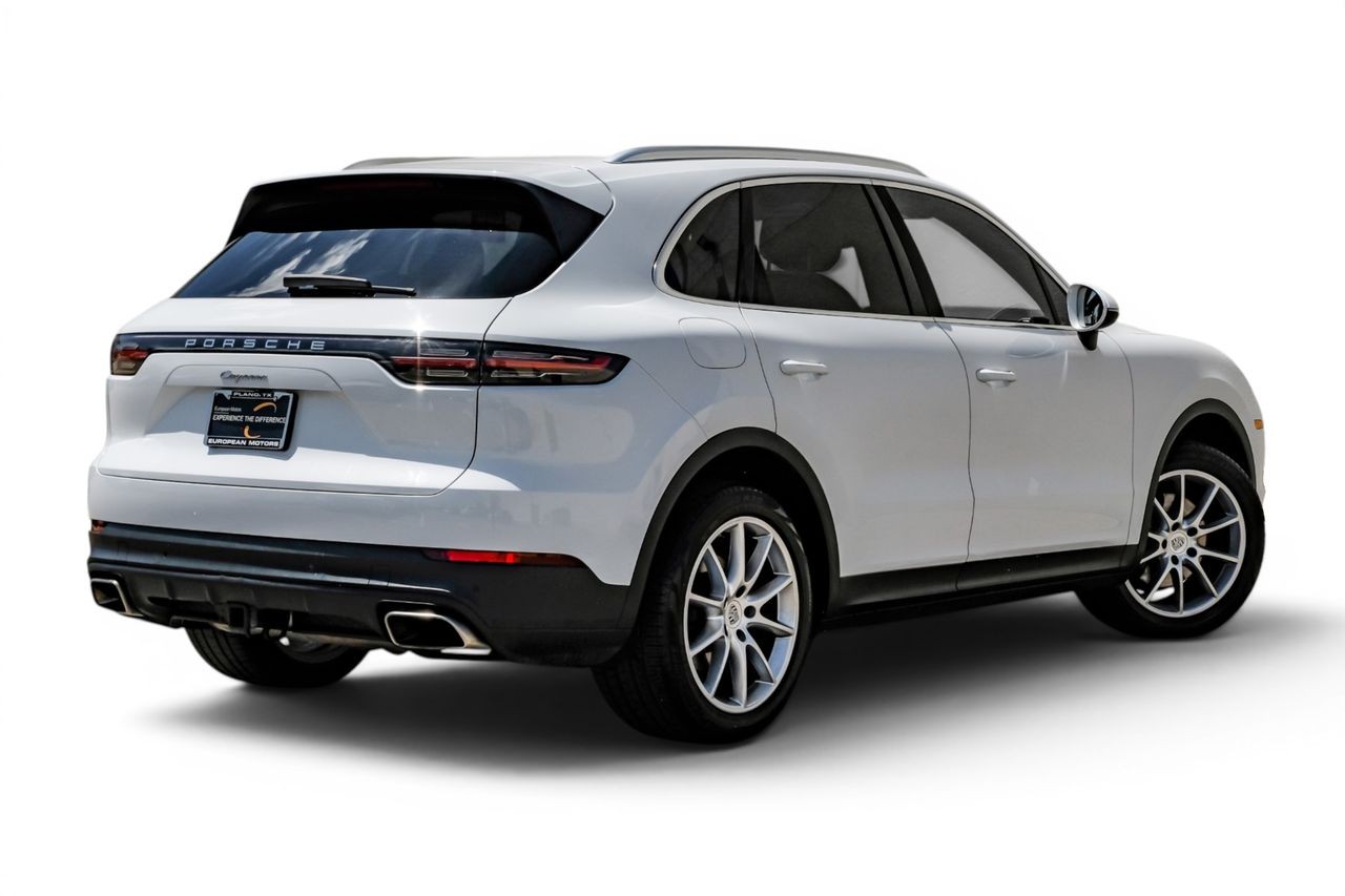 Porsche Cayenne Vehicle Main Gallery Image 09