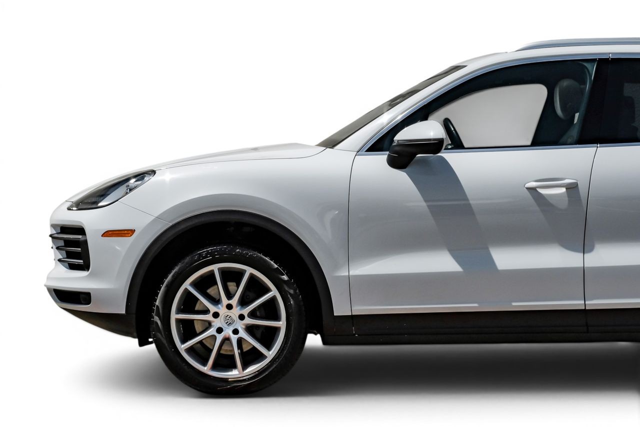 Porsche Cayenne Vehicle Main Gallery Image 13