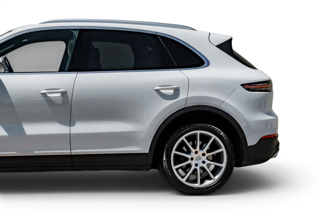 Porsche Cayenne Vehicle Main Gallery Image 14