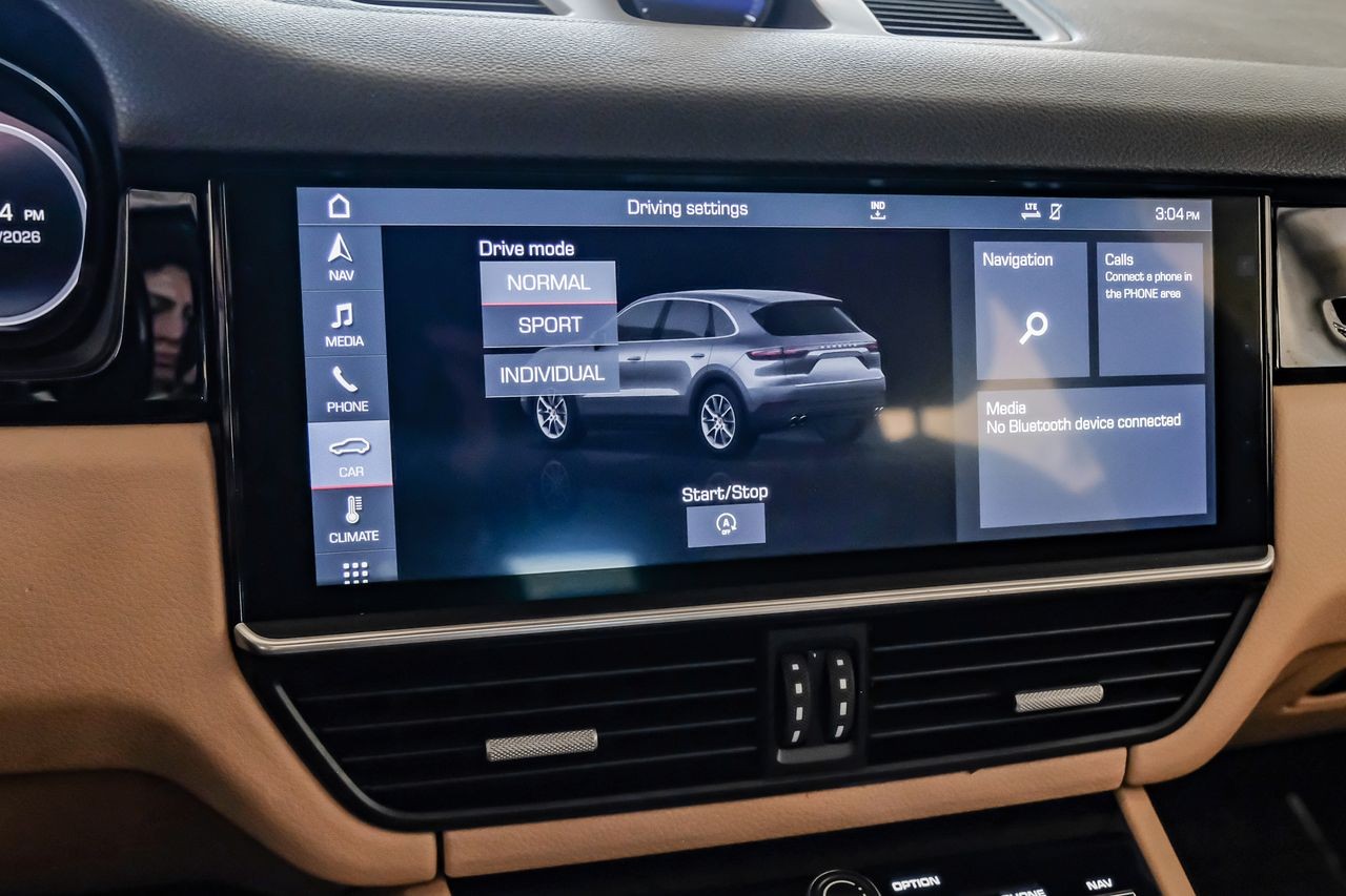 Porsche Cayenne Vehicle Main Gallery Image 29