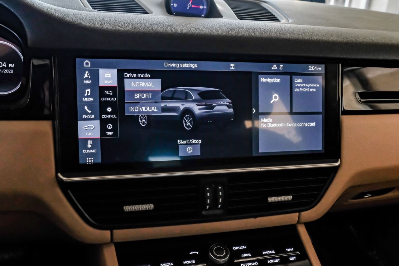 Porsche Cayenne Vehicle Main Gallery Image 30