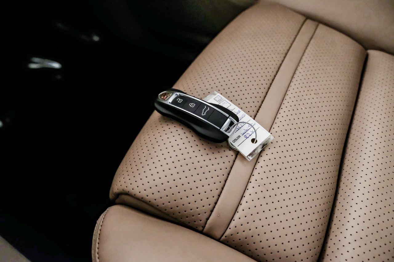 Porsche Cayenne Vehicle Main Gallery Image 62