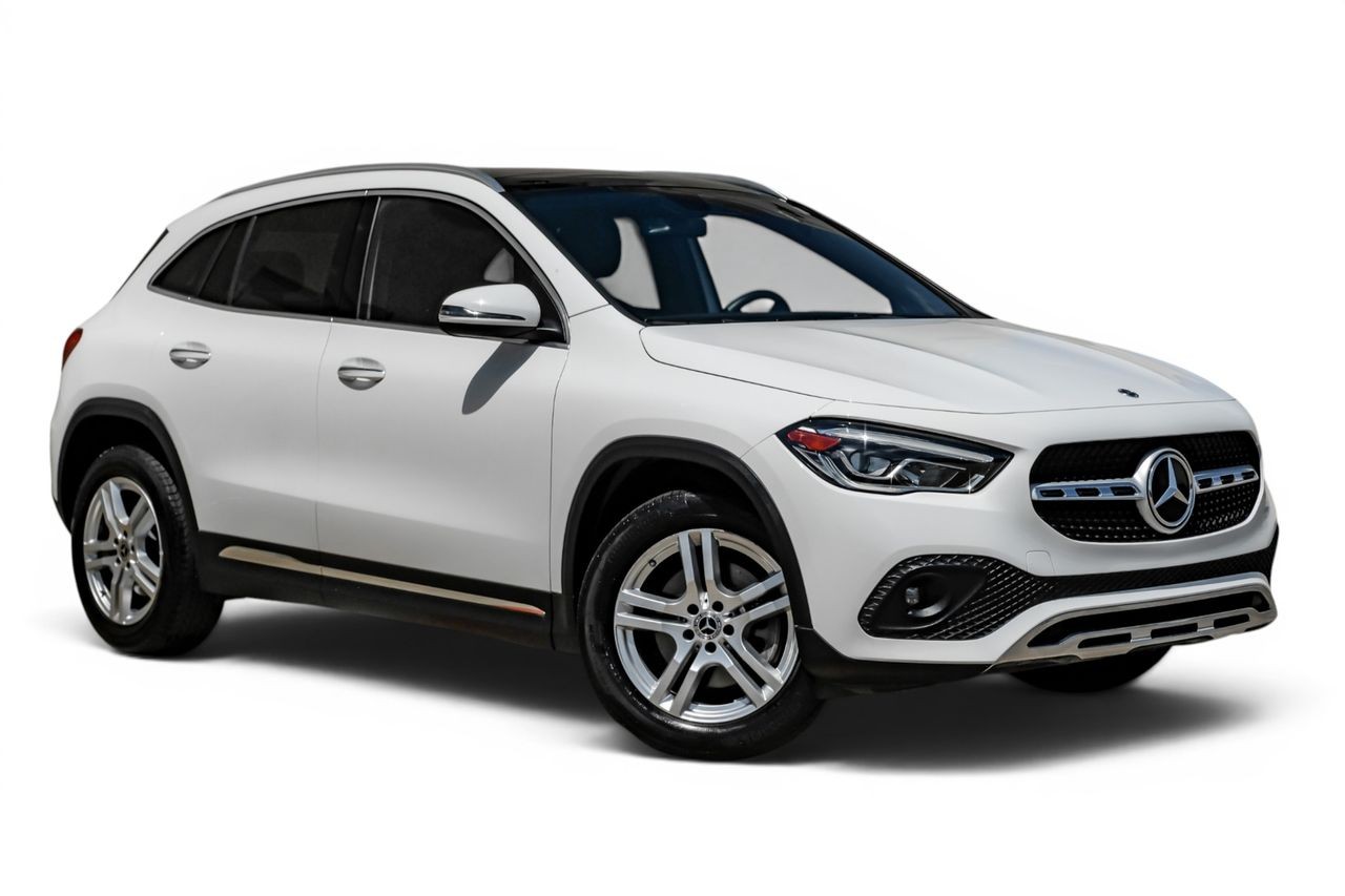 Mercedes-Benz GLA Vehicle Main Gallery Image 07