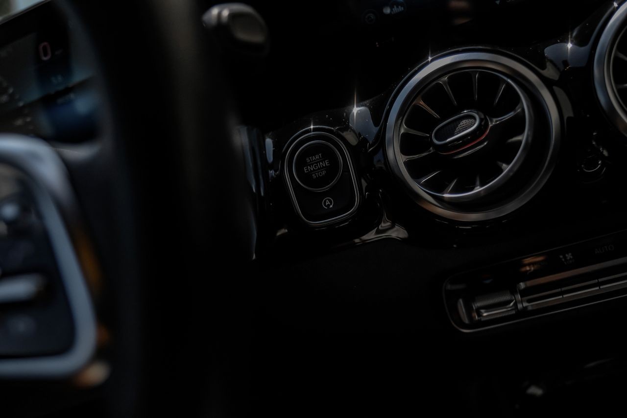 Mercedes-Benz GLA Vehicle Main Gallery Image 23