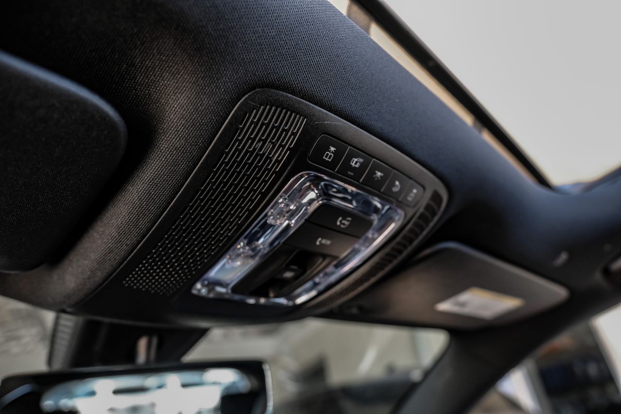 Mercedes-Benz GLA Vehicle Main Gallery Image 33