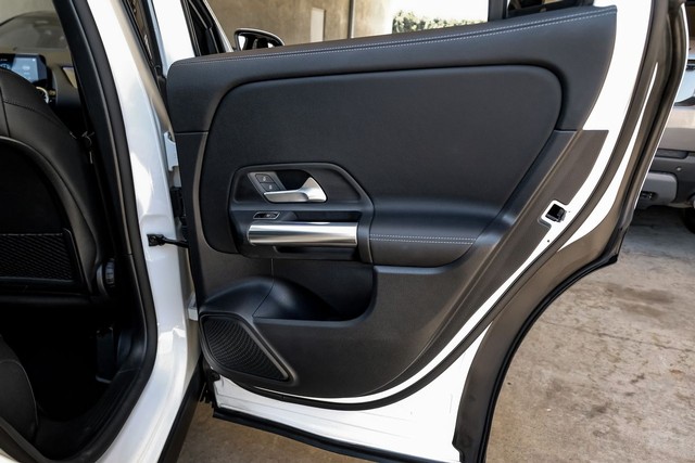 Mercedes-Benz GLA Vehicle Main Gallery Image 49