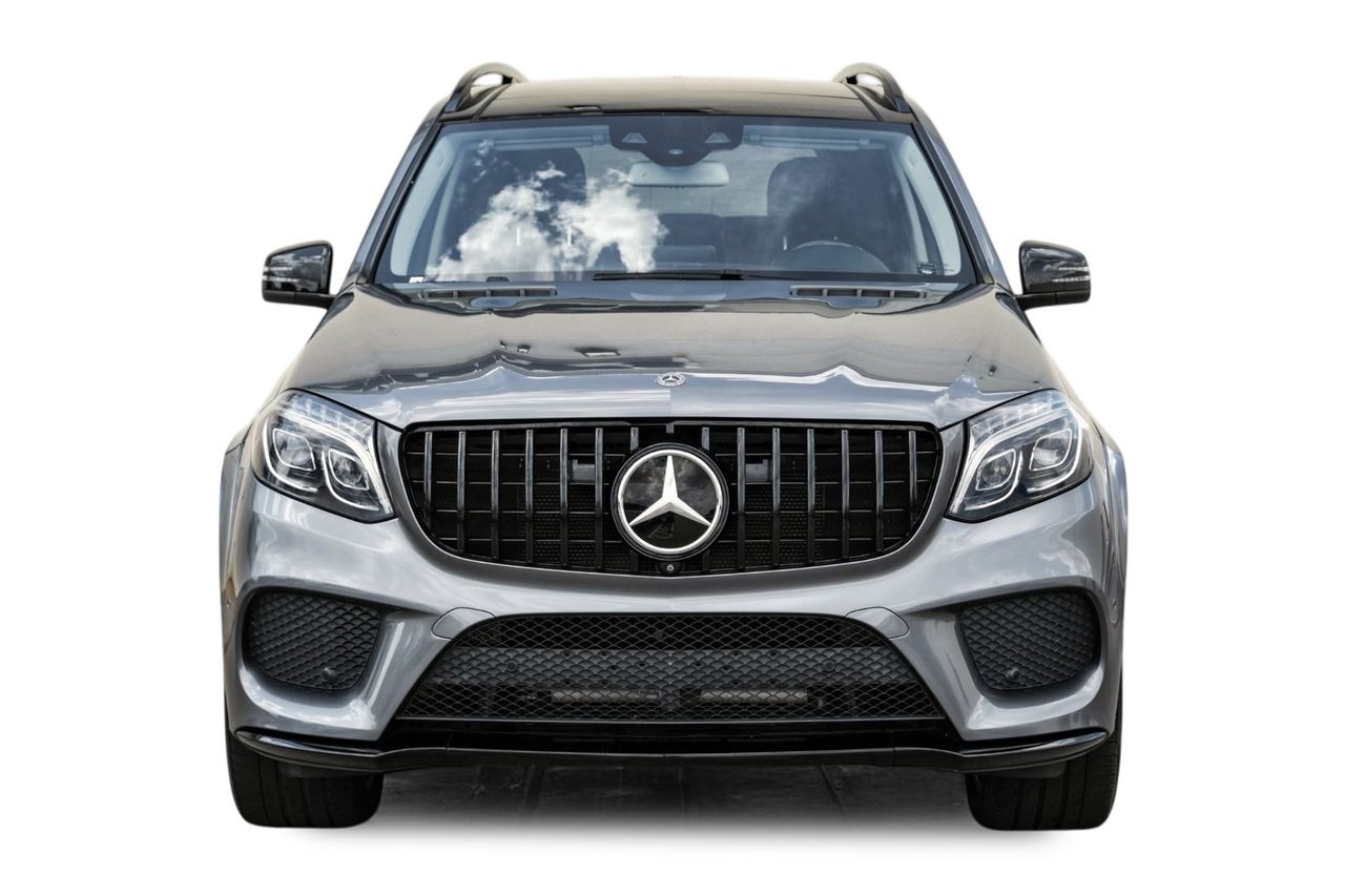 Mercedes-Benz GLS Vehicle Main Gallery Image 06