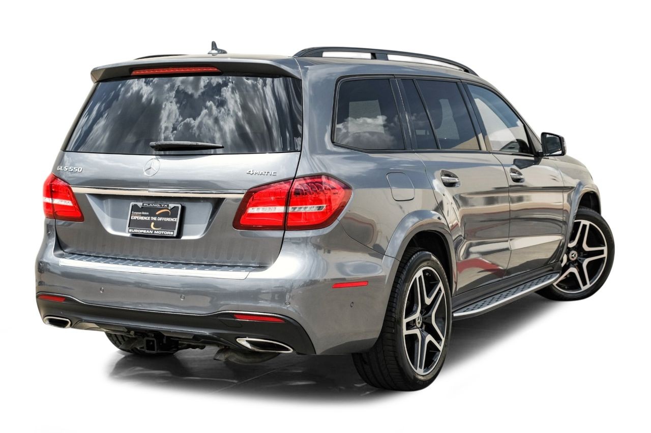 Mercedes-Benz GLS Vehicle Main Gallery Image 09