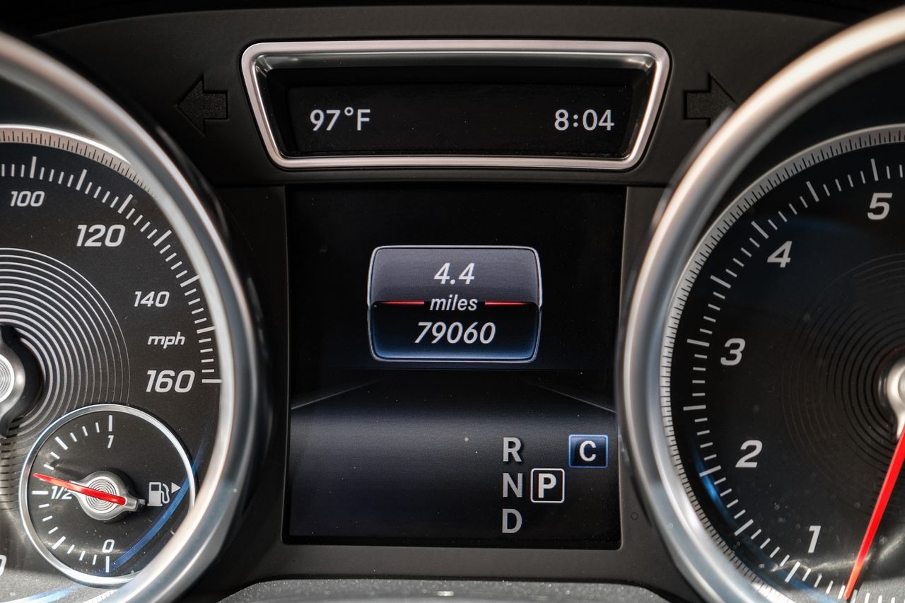 Mercedes-Benz GLS Vehicle Main Gallery Image 20