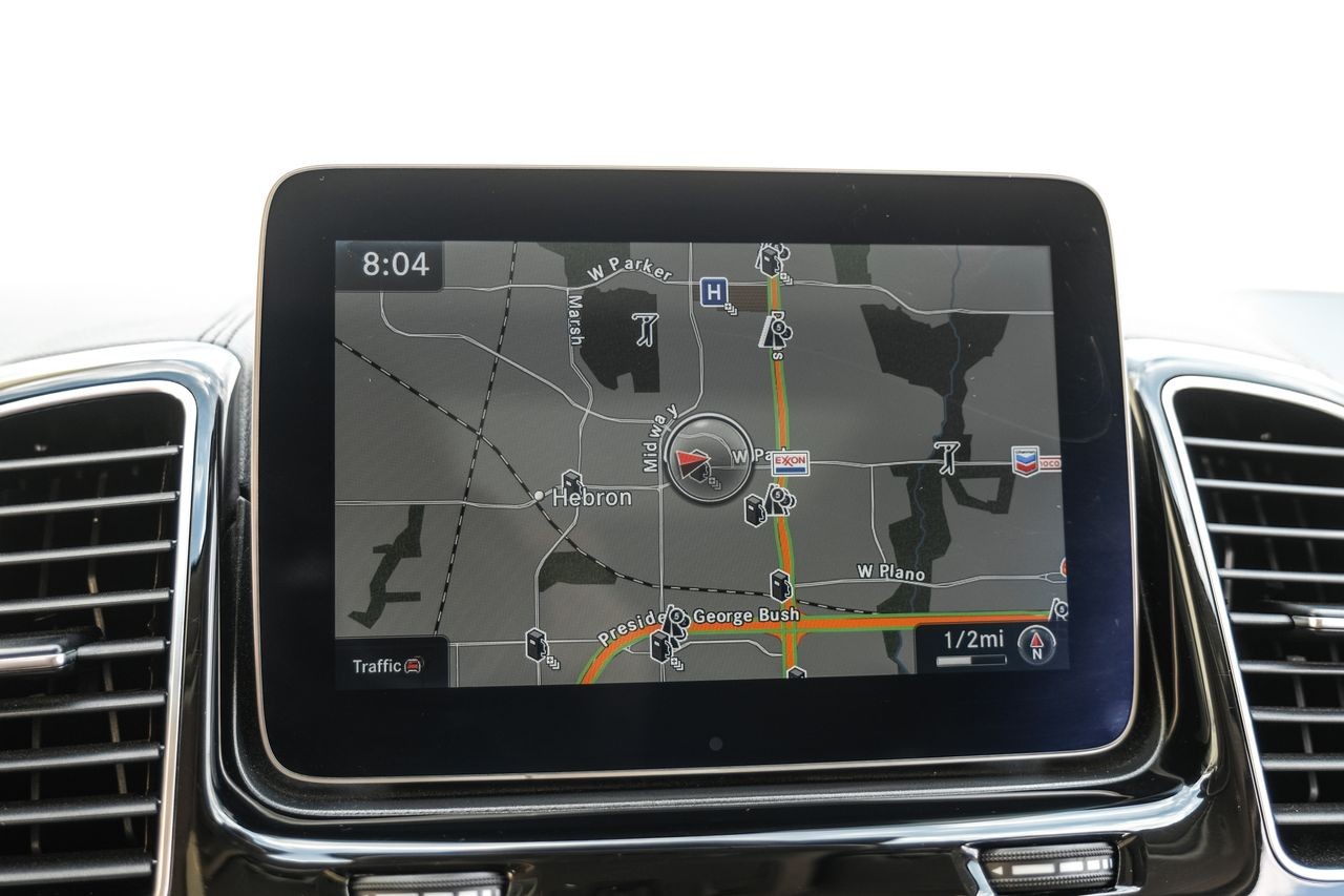 Mercedes-Benz GLS Vehicle Main Gallery Image 21