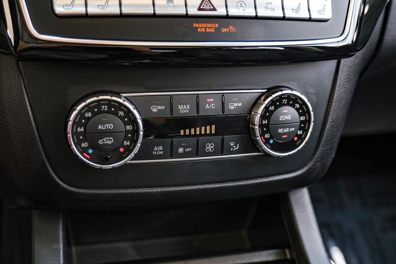 Mercedes-Benz GLS Vehicle Main Gallery Image 27