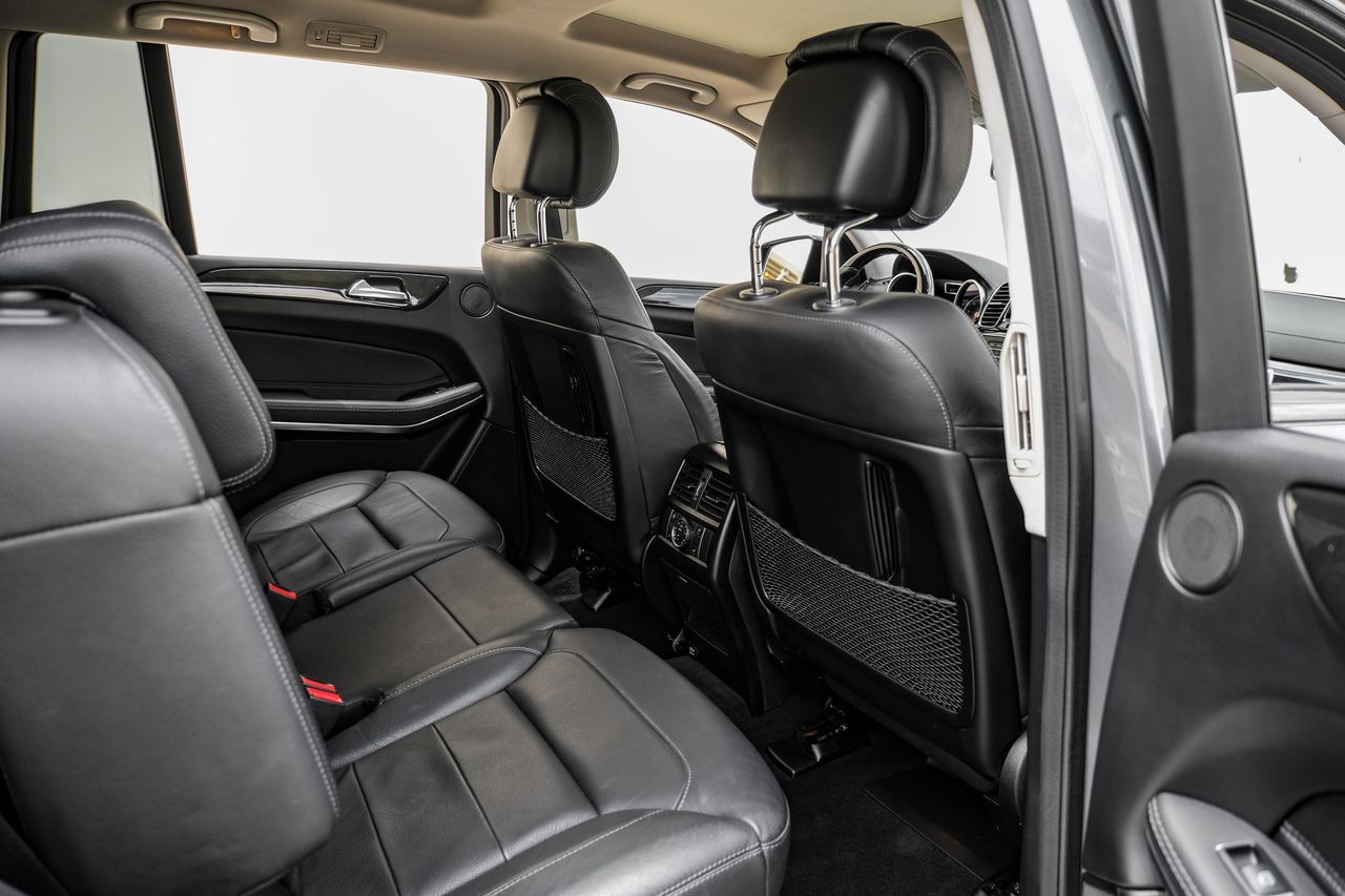 Mercedes-Benz GLS Vehicle Main Gallery Image 35