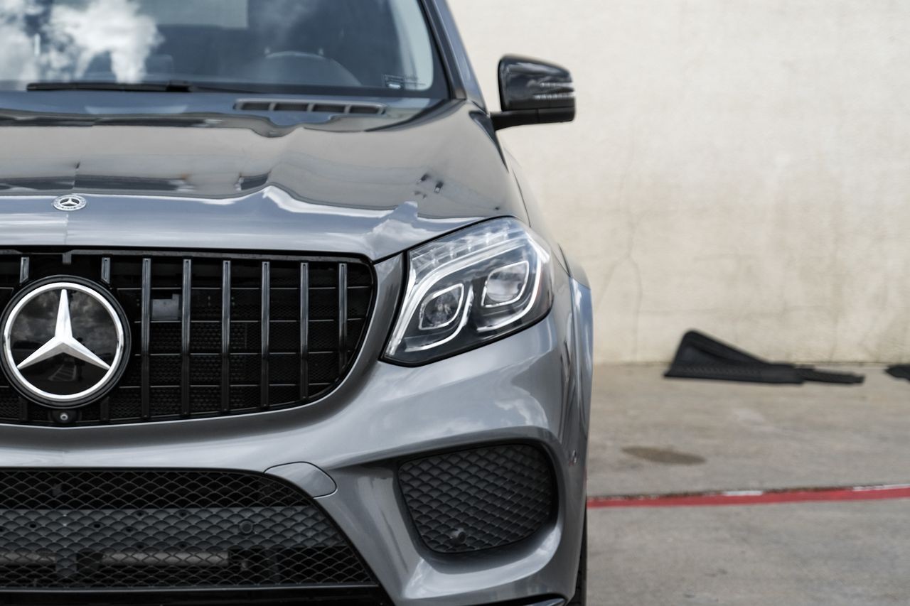 Mercedes-Benz GLS Vehicle Main Gallery Image 47