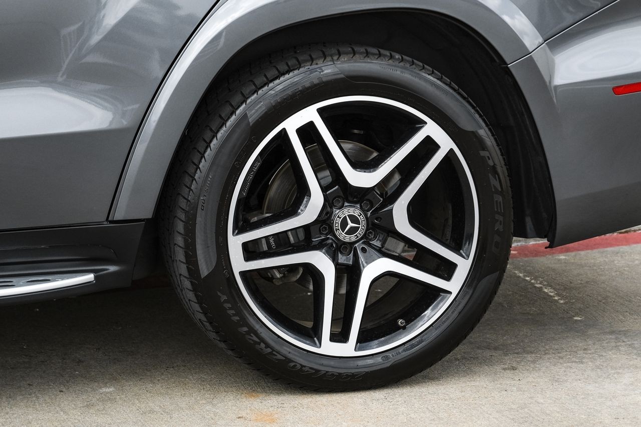Mercedes-Benz GLS Vehicle Main Gallery Image 56