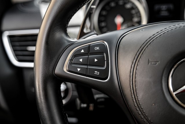 Mercedes-Benz GLS Vehicle Main Gallery Image 17