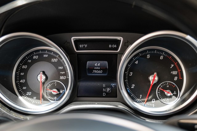 Mercedes-Benz GLS Vehicle Main Gallery Image 19