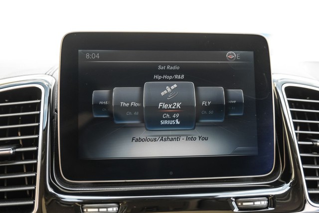 Mercedes-Benz GLS Vehicle Main Gallery Image 30