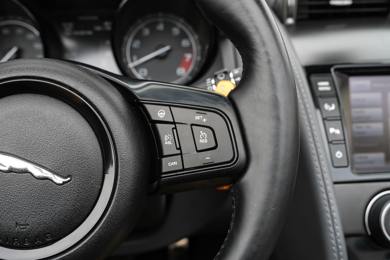 Jaguar F-Type Vehicle Main Gallery Image 16