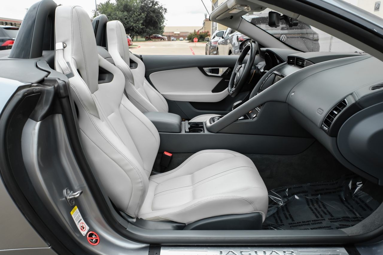 Jaguar F-Type Vehicle Main Gallery Image 31