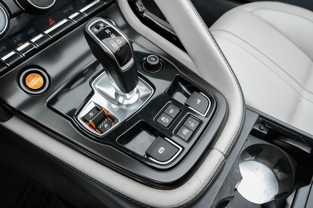 Jaguar F-Type Vehicle Main Gallery Image 24