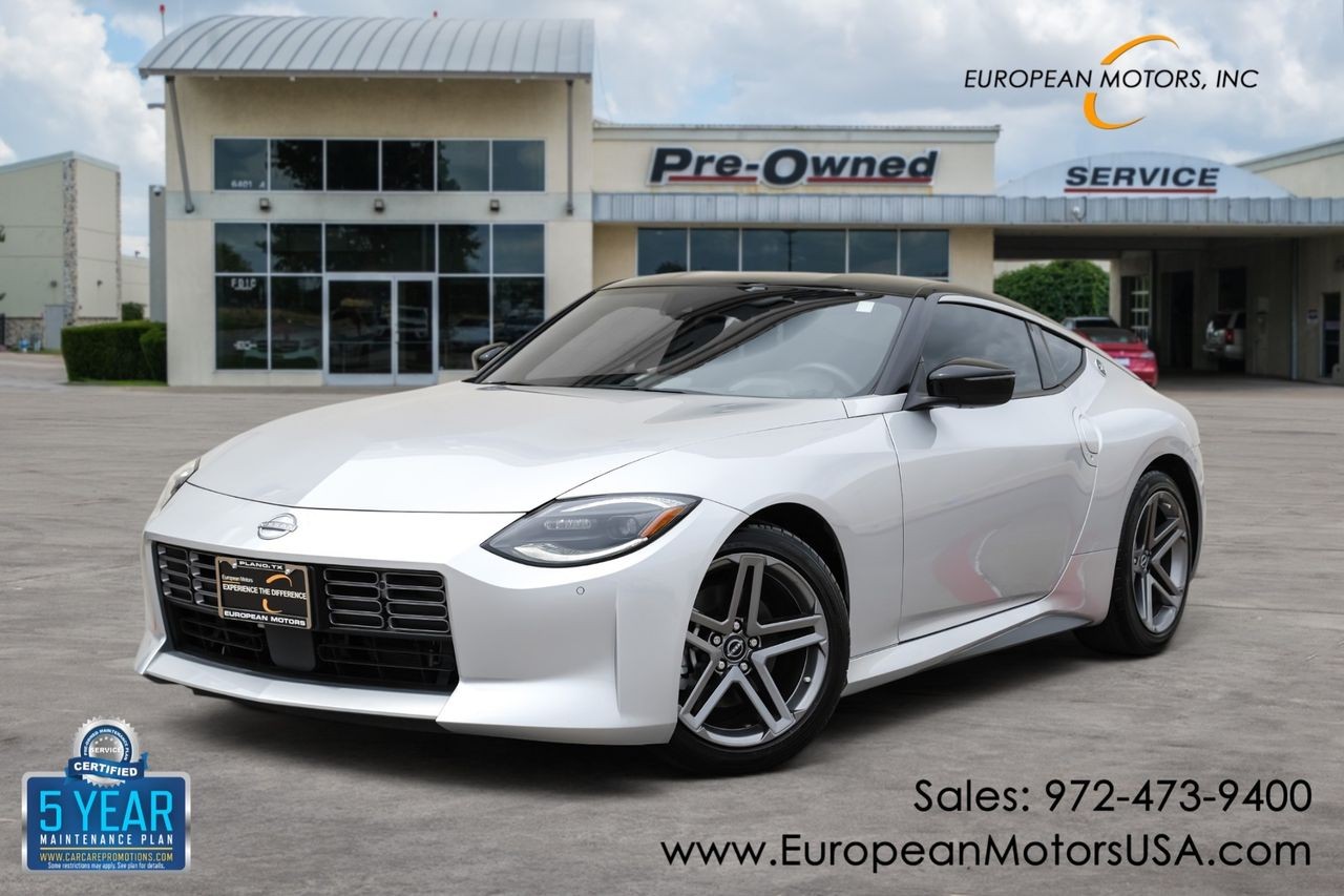 Nissan Z Vehicle Main Gallery Image 01