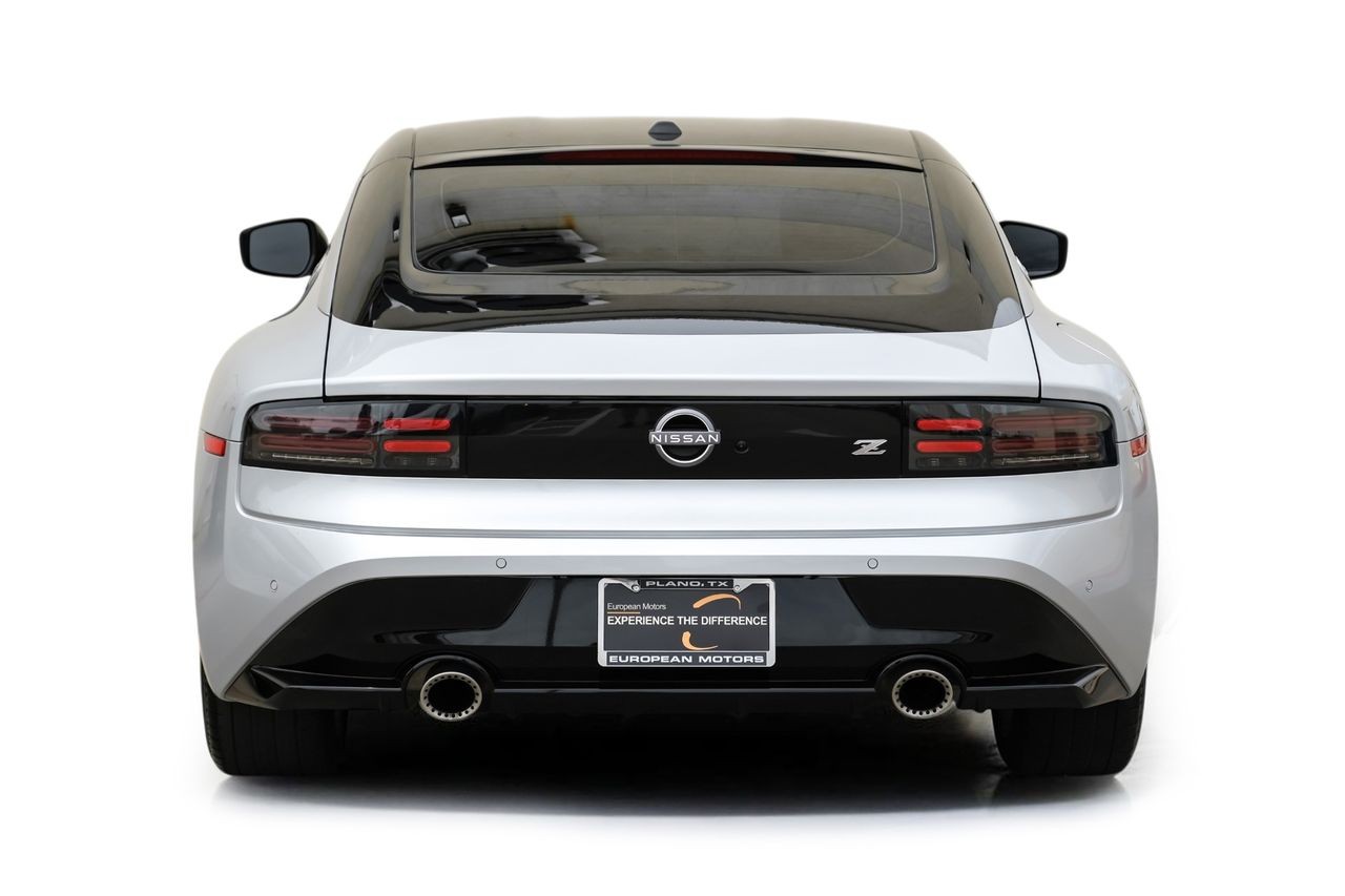 Nissan Z Vehicle Main Gallery Image 09