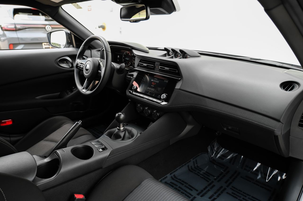 Nissan Z Vehicle Main Gallery Image 12