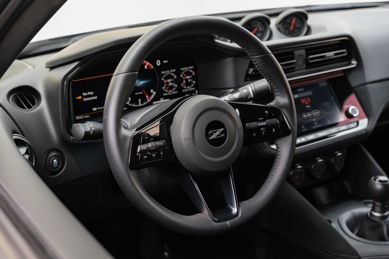 Nissan Z Vehicle Main Gallery Image 14