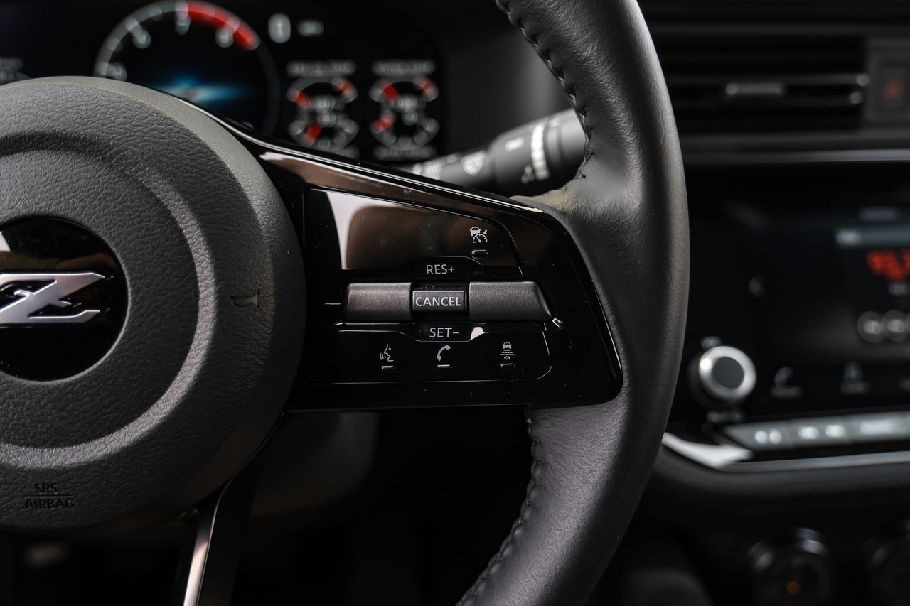 Nissan Z Vehicle Main Gallery Image 16