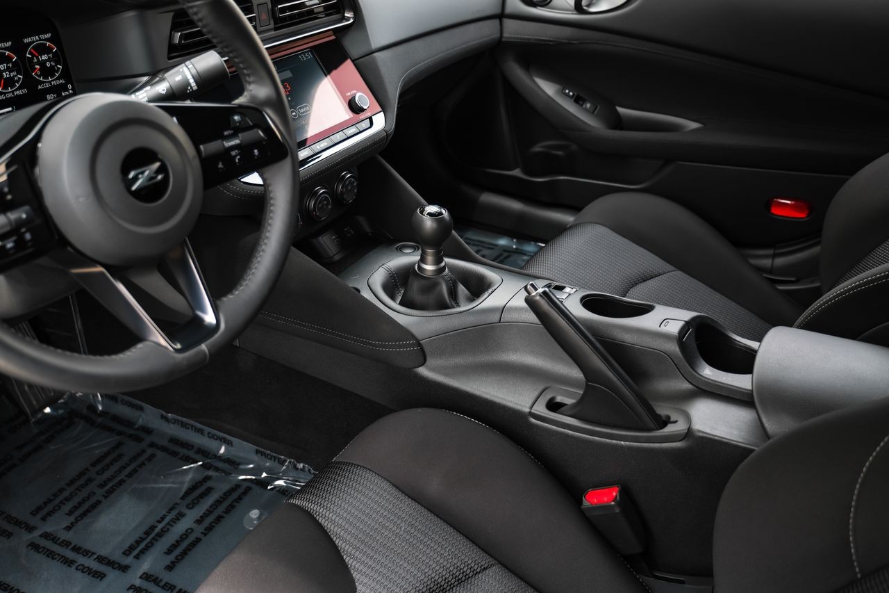 Nissan Z Vehicle Main Gallery Image 21