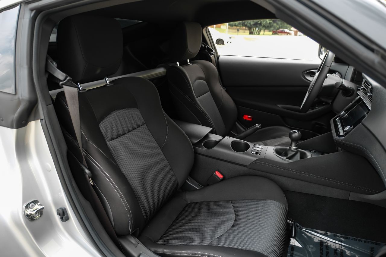 Nissan Z Vehicle Main Gallery Image 29