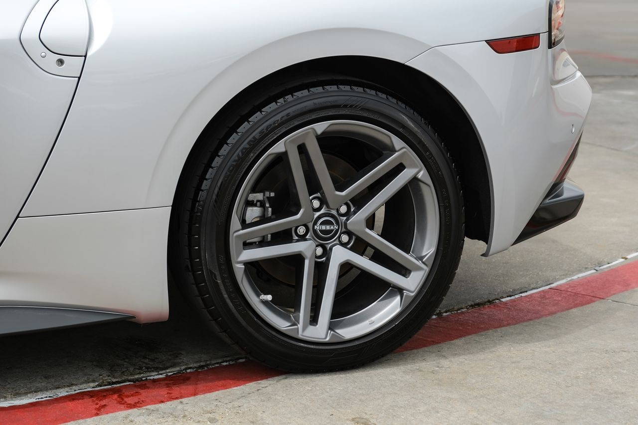 Nissan Z Vehicle Main Gallery Image 43