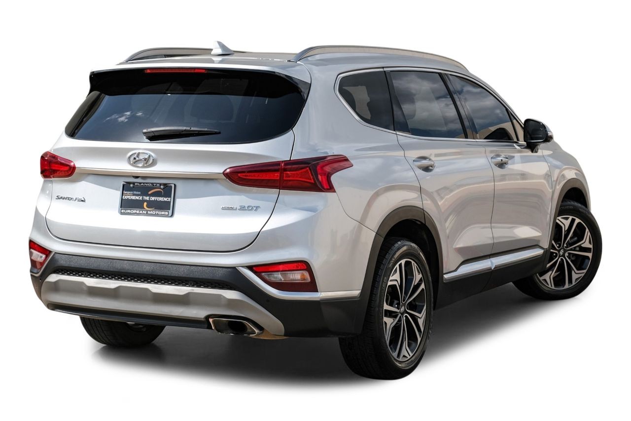 Hyundai Santa Fe Vehicle Main Gallery Image 09