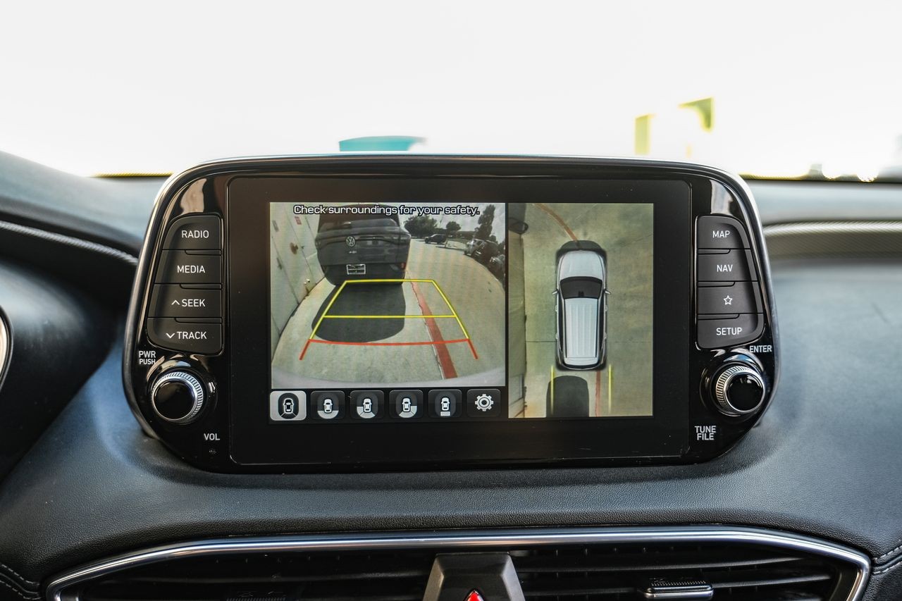 Hyundai Santa Fe Vehicle Main Gallery Image 23
