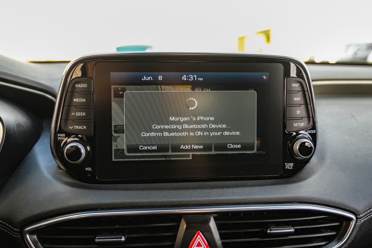 Hyundai Santa Fe Vehicle Main Gallery Image 31