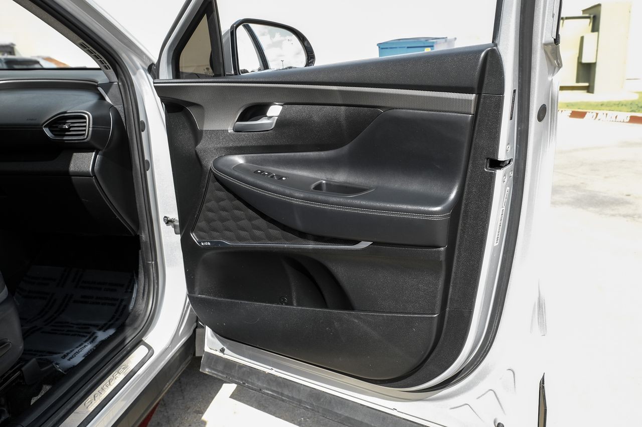 Hyundai Santa Fe Vehicle Main Gallery Image 45