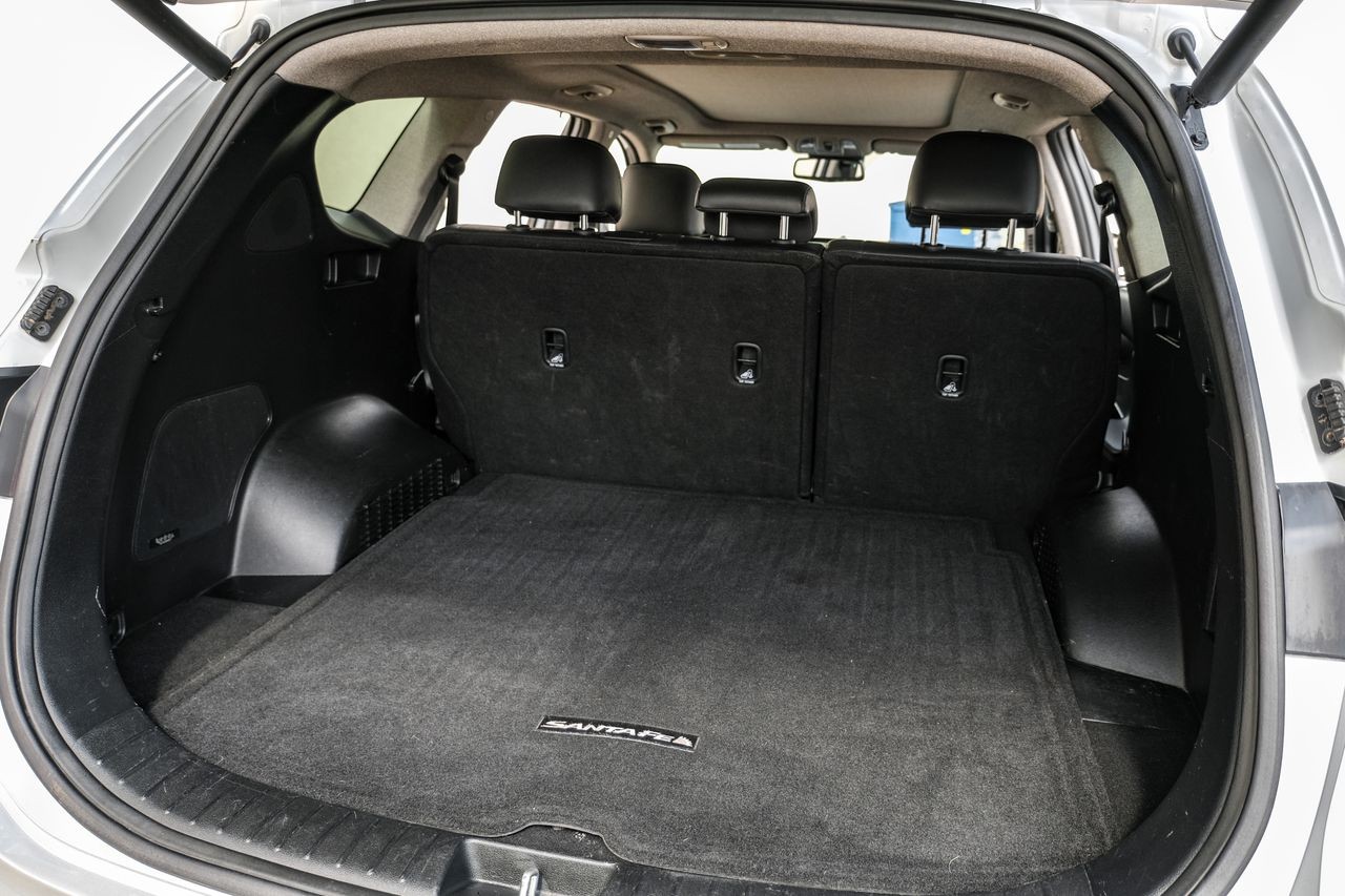 Hyundai Santa Fe Vehicle Main Gallery Image 50