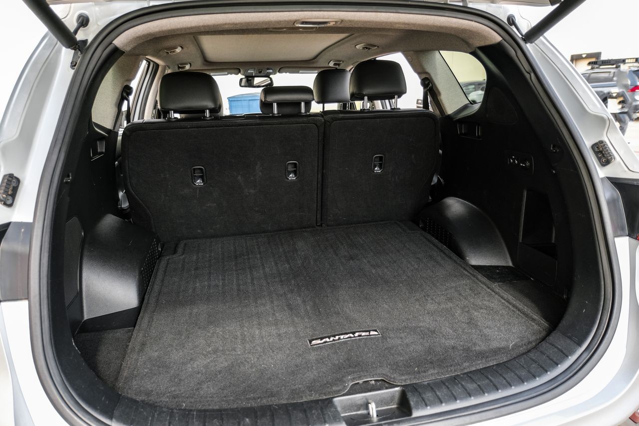Hyundai Santa Fe Vehicle Main Gallery Image 51