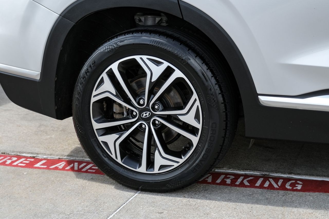 Hyundai Santa Fe Vehicle Main Gallery Image 53
