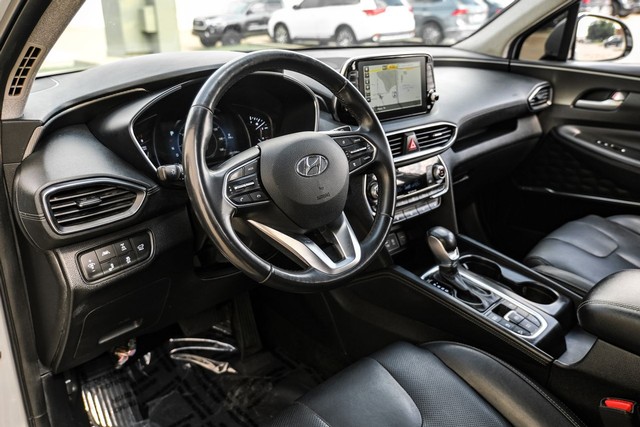 Hyundai Santa Fe Vehicle Main Gallery Image 03